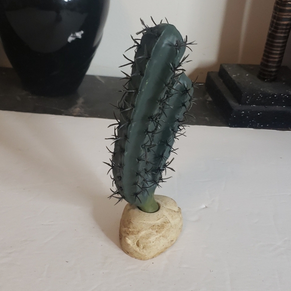 🖤5/$12 Fake Cactus Figurine - Picture 4 of 6